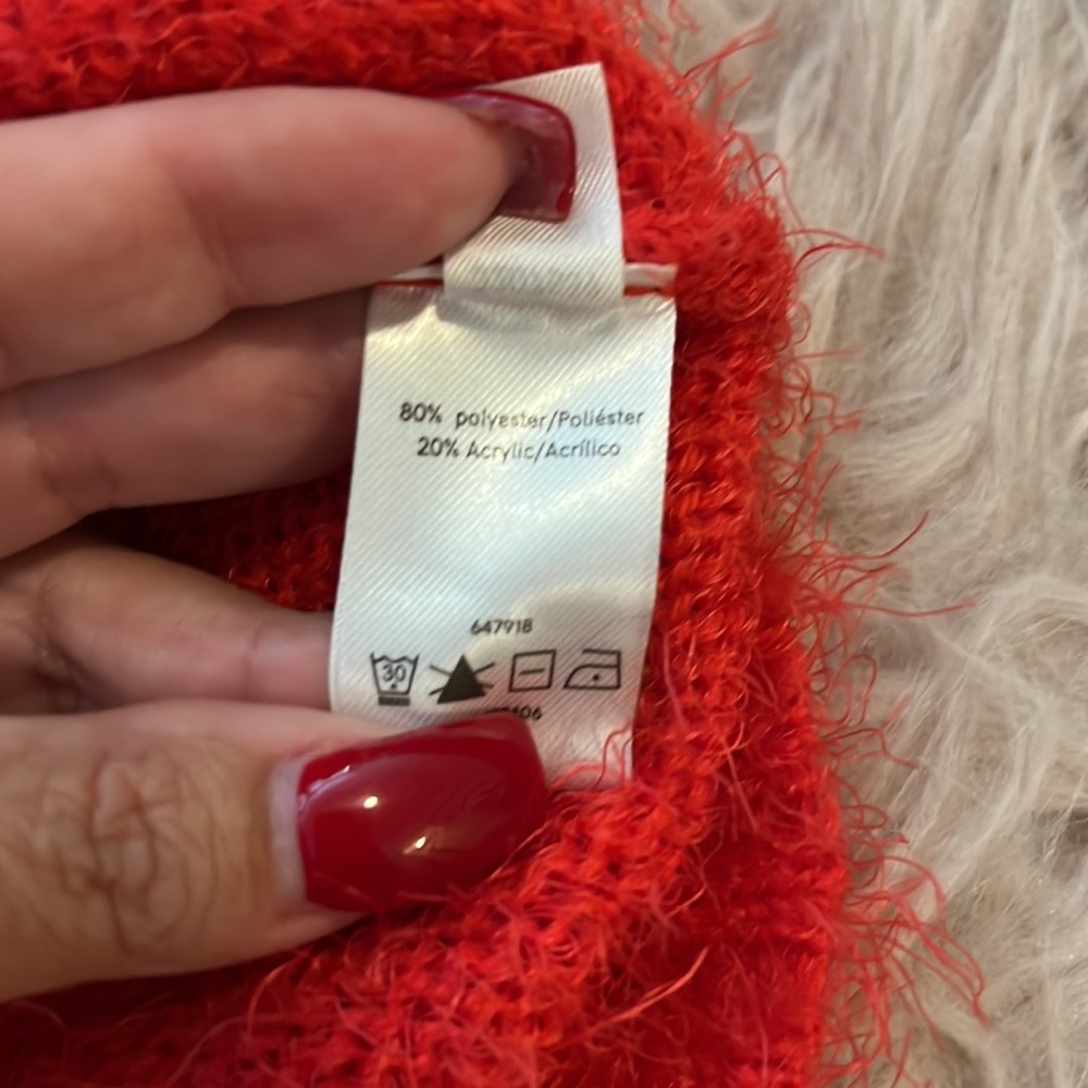 Sweater - Picture 4 of 4